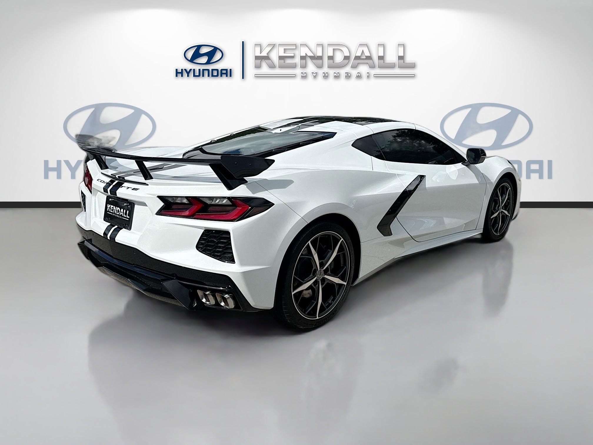 Used 2022 Chevrolet Corvette Stingray Premium Cpe w/ Z51 Performance Package RWD image 6