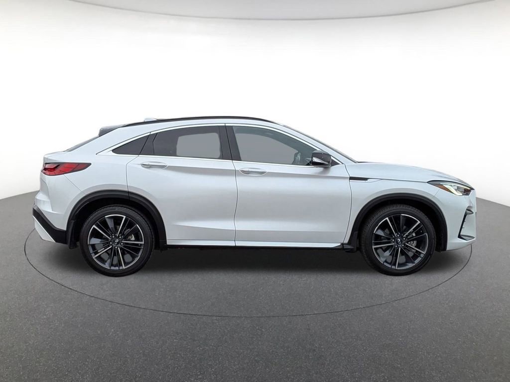 Used 2025 INFINITI QX55 Luxe w/ Cargo Package image 4