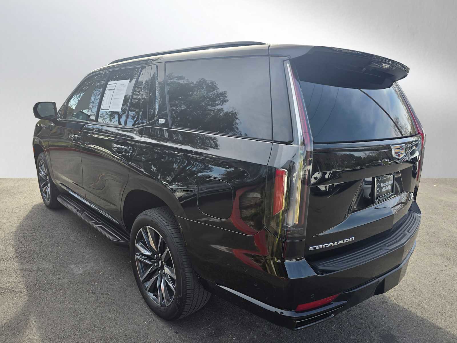 Used 2024 Cadillac Escalade Sport image 5
