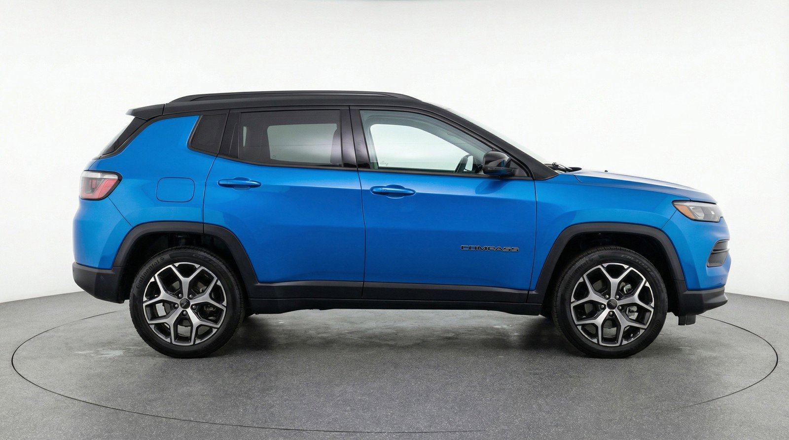 Used 2025 Jeep Compass Limited AWD/4WD image 11