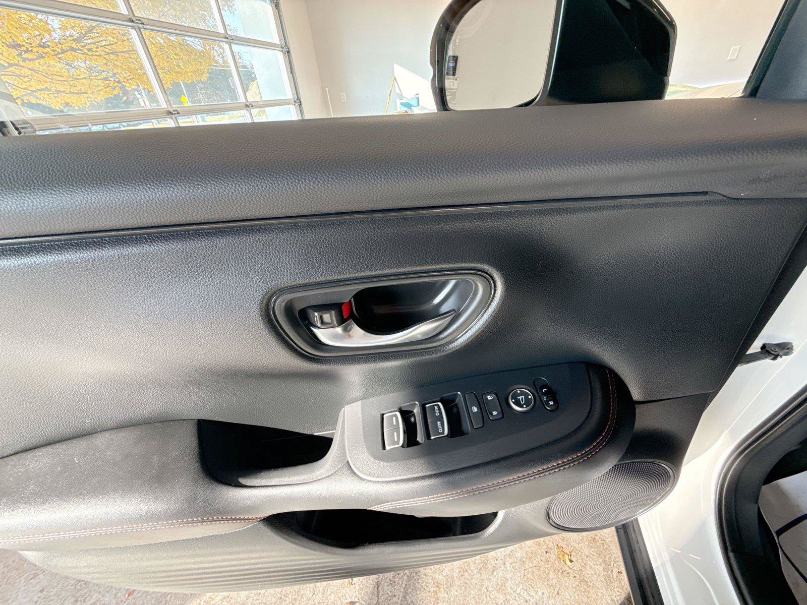 Used 2025 Honda HR-V Sport image 15