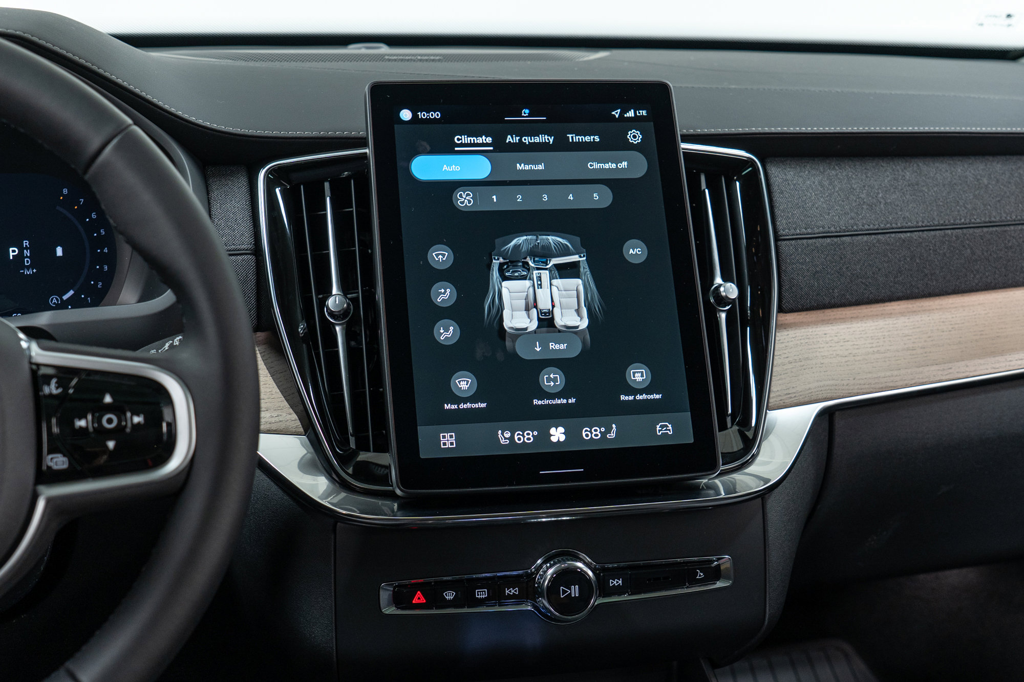 New 2026 Volvo XC90 B6 Plus w/ Protection Package Premier image 19