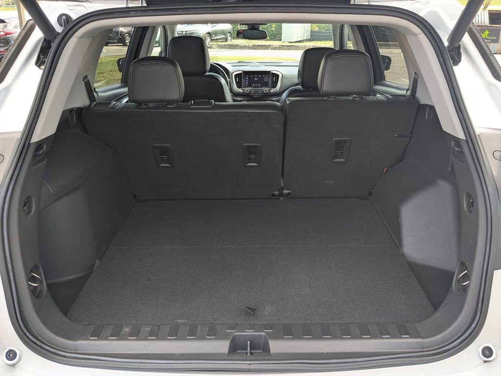 Used 2022 GMC Terrain SLT w/ Infotainment Package II image 12