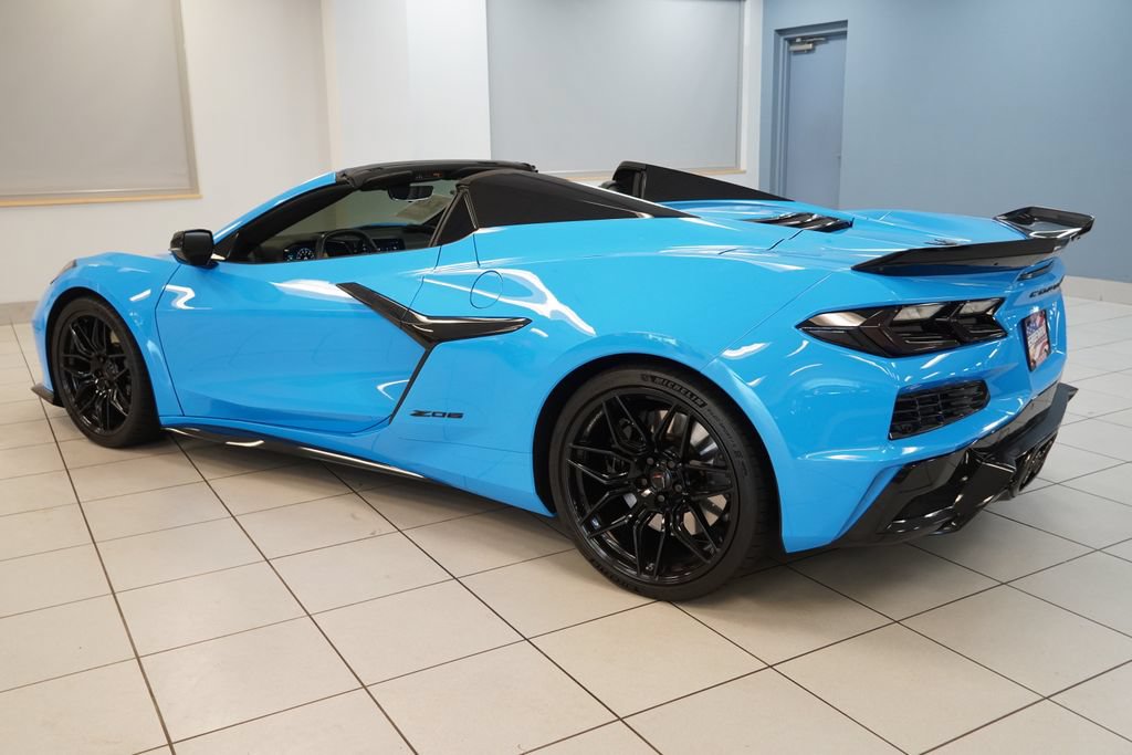 Used 2024 Chevrolet Corvette Z06 RWD image 7