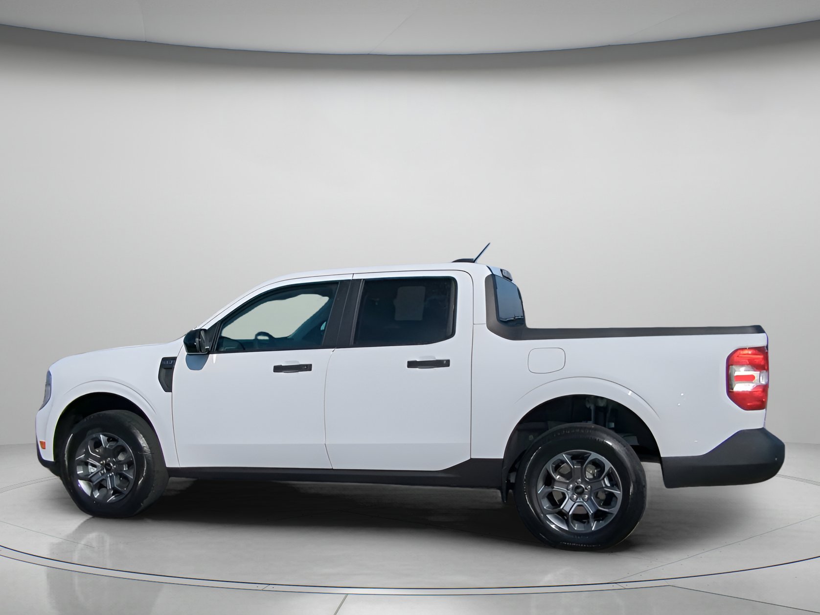New 2026 Ford Maverick XLT w/ XLT Luxury Package FWD image 19