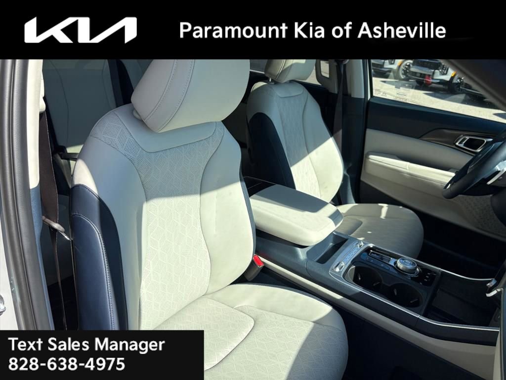 New 2026 Kia Carnival SX w/ SX Dark Edition Package image 21