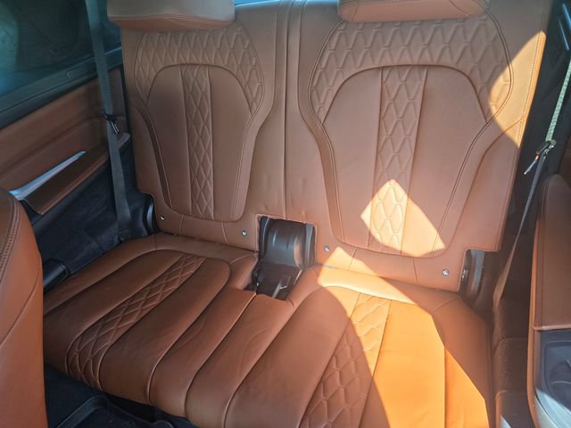 Used 2020 BMW X7 M50i w/ Dynamic Handling Package AWD/4WD image 11