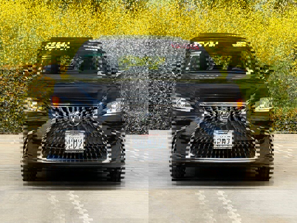 Certified 2025 Lexus ES 300h w/ Premium Package image 5