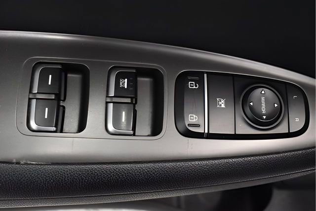 Used 2020 Kia Optima LX image 21