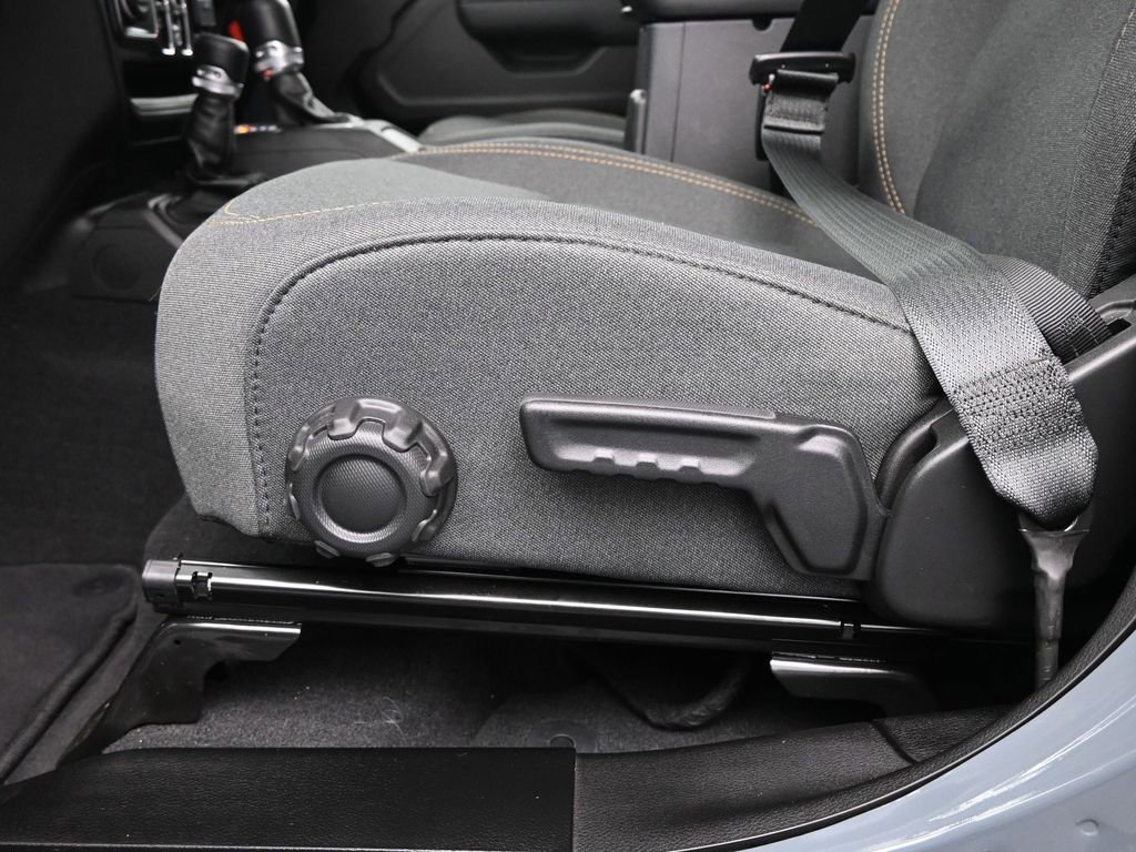 Used 2025 Jeep Gladiator Sport image 20