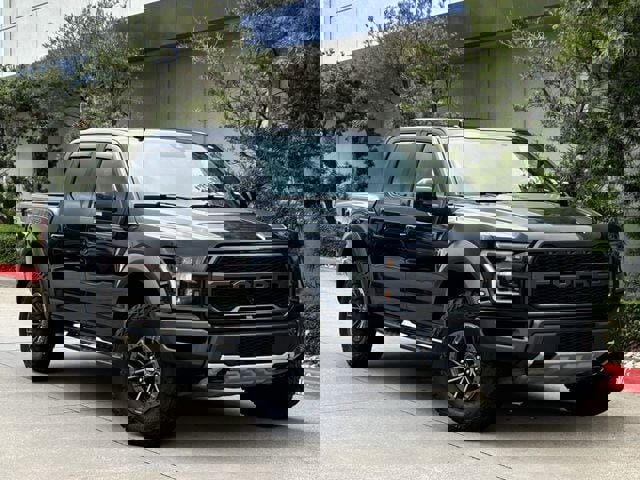 Used 2019 Ford F150 Raptor w/ Equipment Group 802A Luxury AWD/4WD image 3