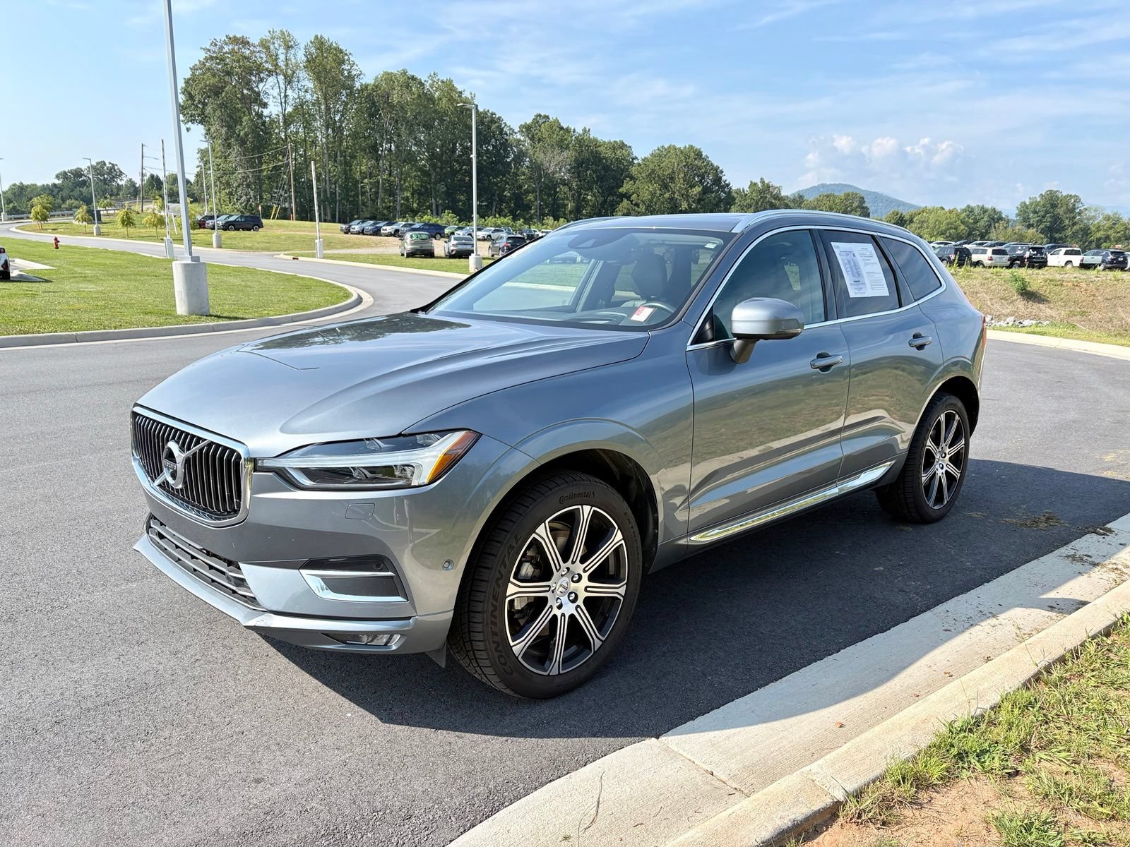 Used 2018 Volvo XC60 T6 Inscription w/ Luxury Seat Package AWD/4WD image 3