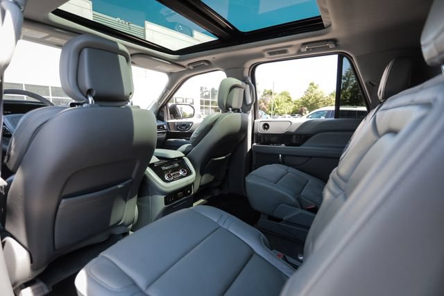 Used 2018 Lincoln Navigator L Select w/ Technology Package AWD/4WD image 58