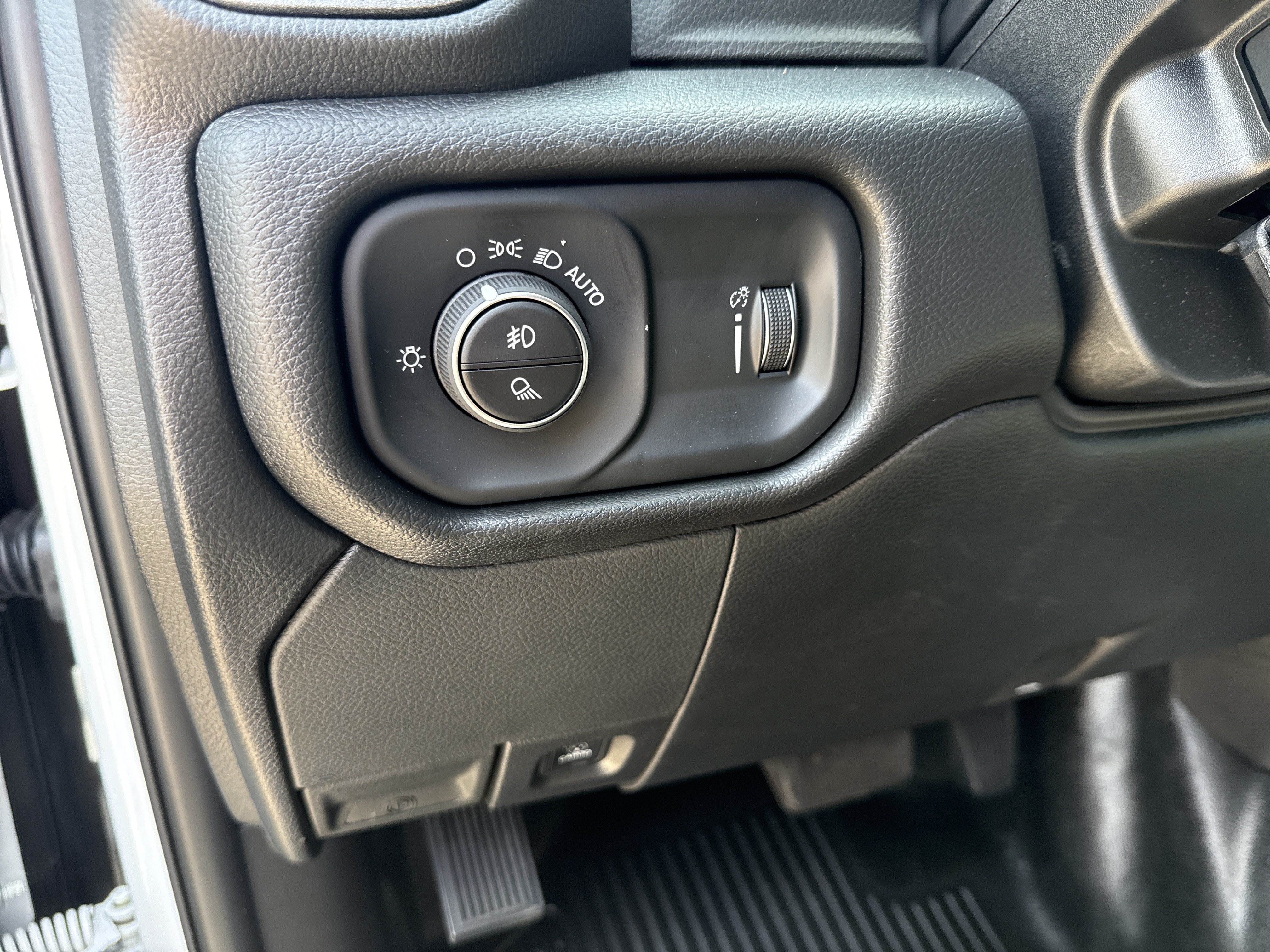 New 2026 RAM 3500 Tradesman AWD/4WD image 30