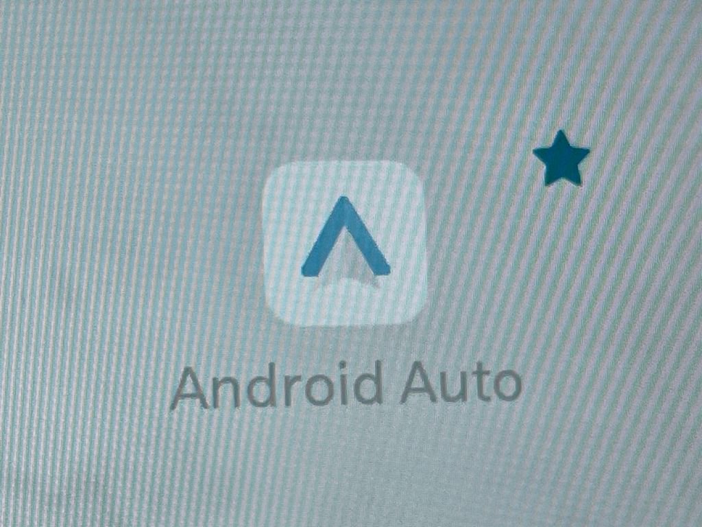 New 2025 Jeep Wrangler Sahara image 7