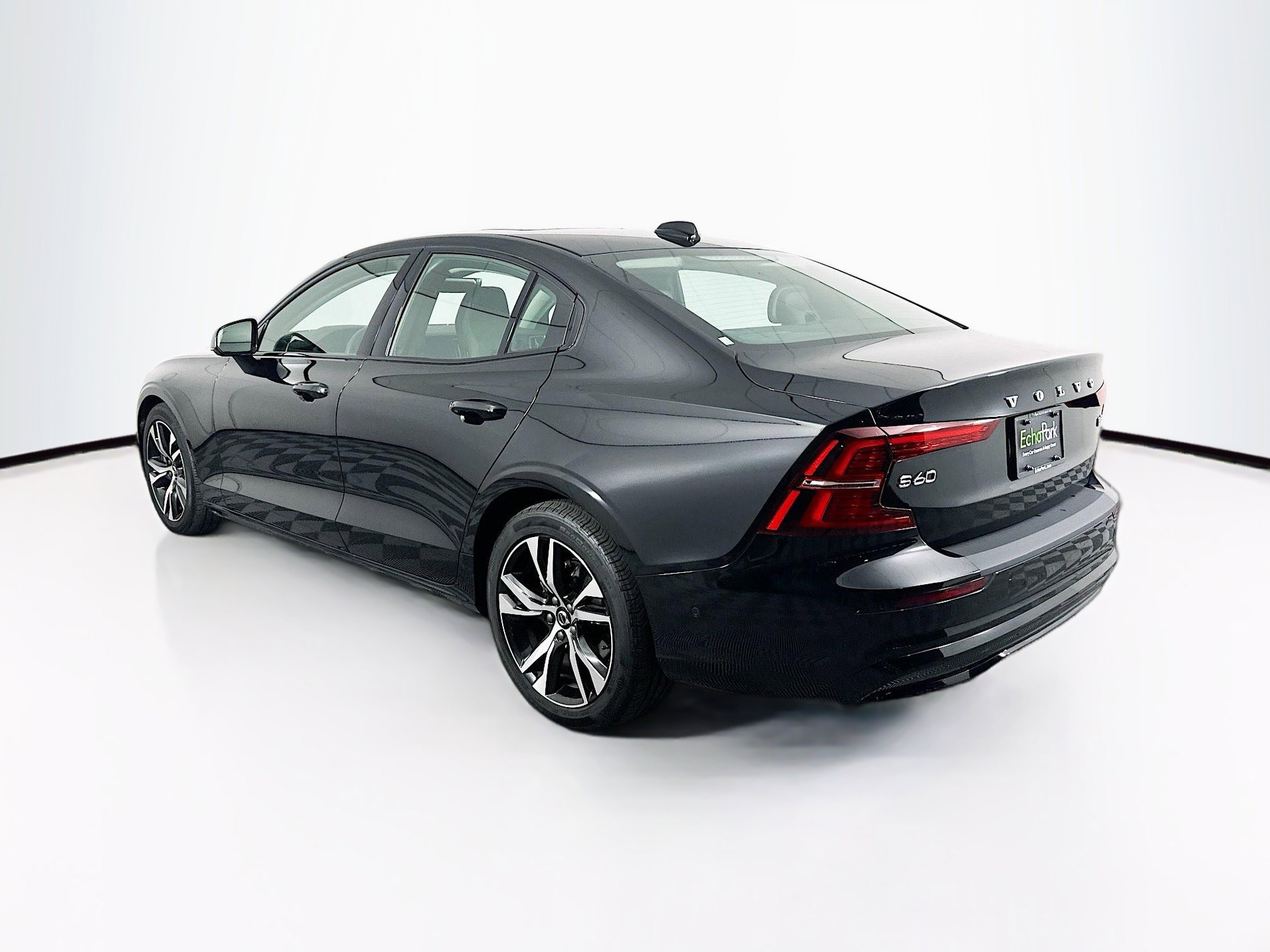 Used 2025 Volvo S60 B5 Plus image 5