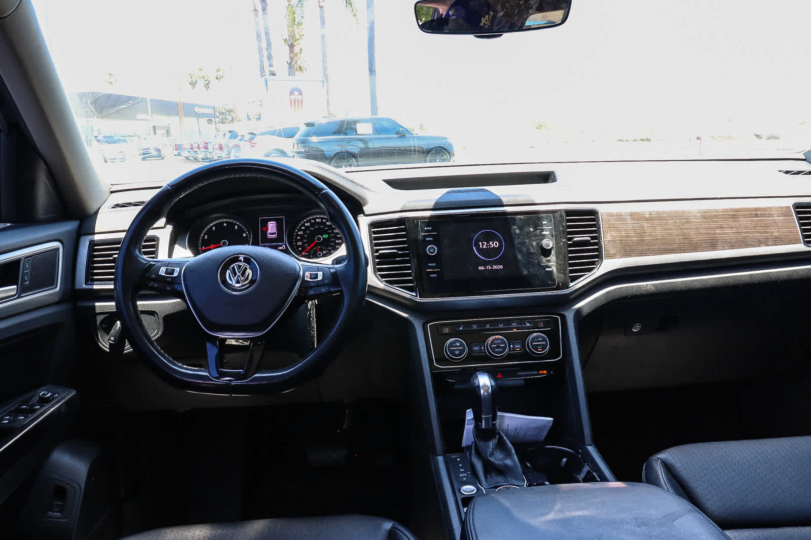 Used 2018 Volkswagen Atlas SEL AWD/4WD image 18