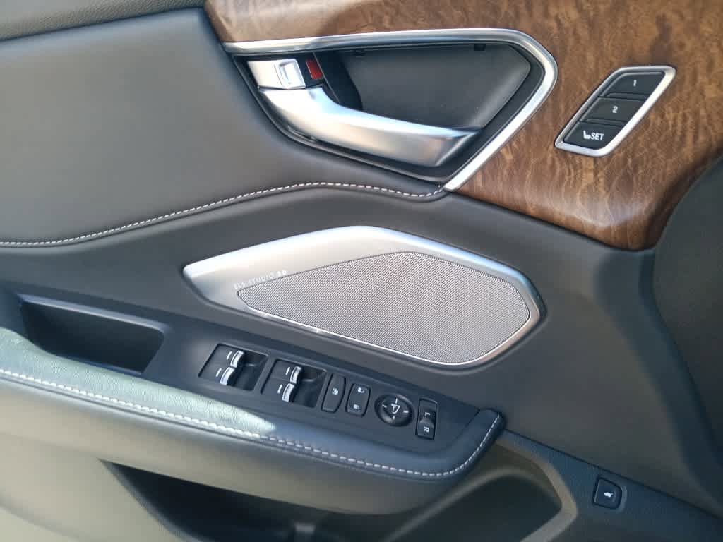 Used 2020 Acura RDX AWD w/ Advance Package image 16