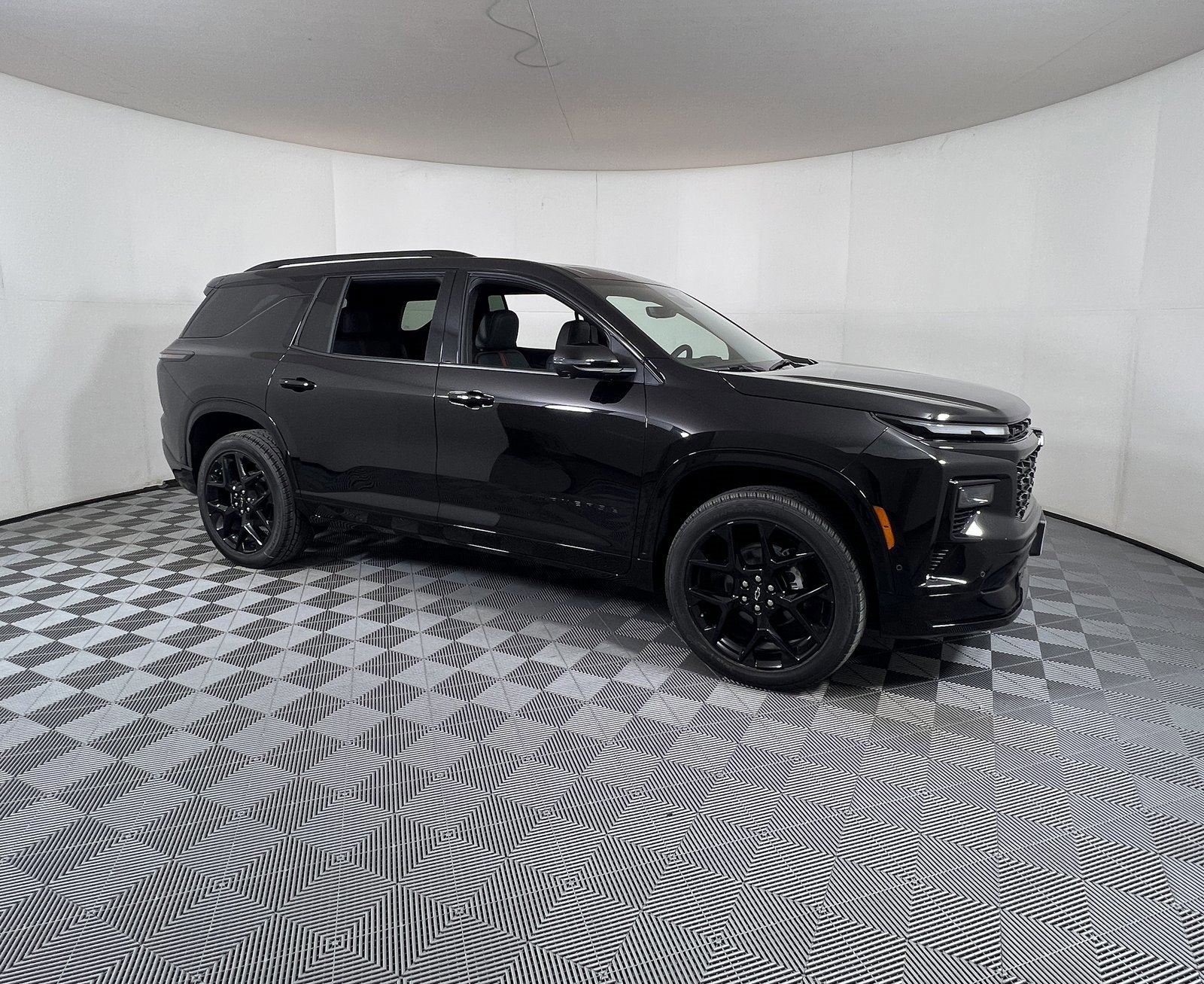 New 2026 Chevrolet Traverse RS w/ LPO, Floor Liner Package image 1