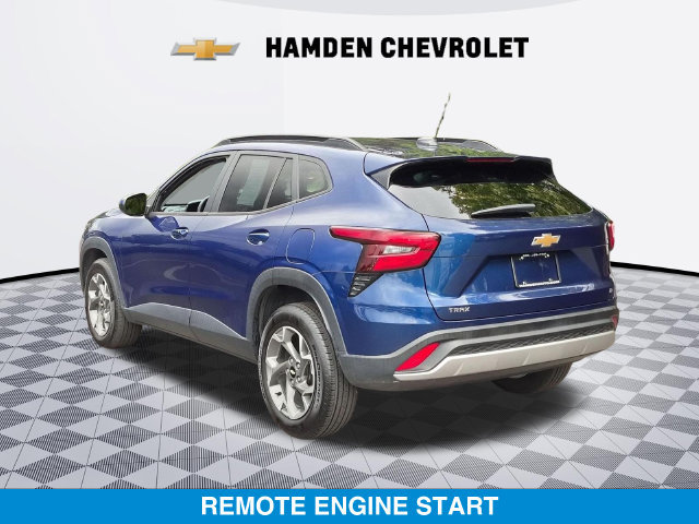 Used 2024 Chevrolet Trax LT w/ LT Convenience Package FWD image 5