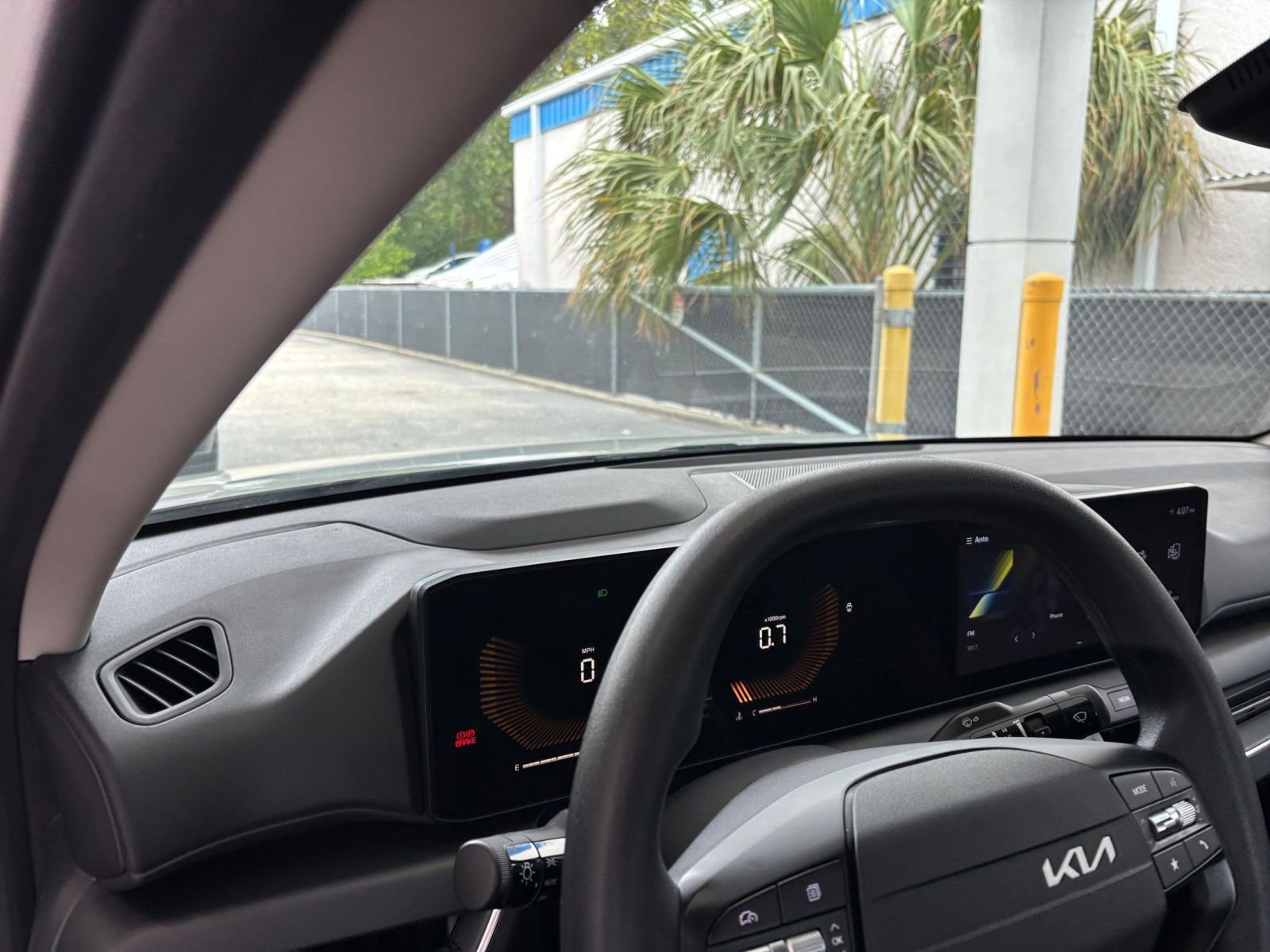 Used 2025 Kia K4 FWD image 35