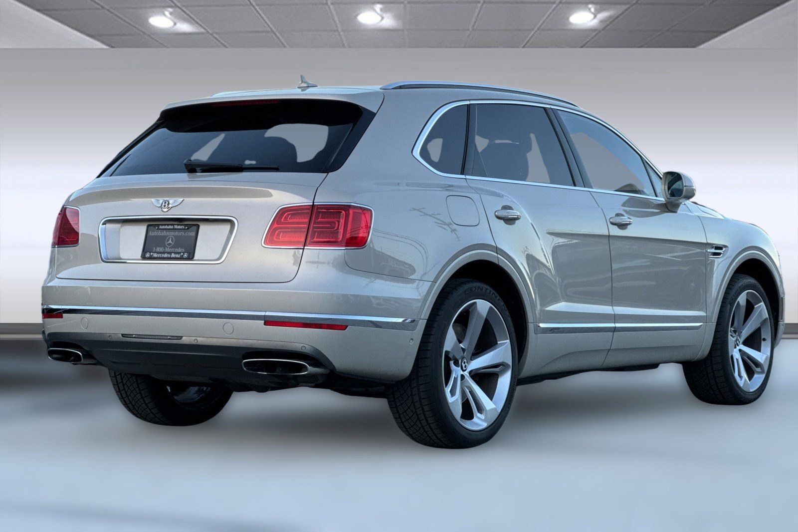 Used 2018 Bentley Bentayga image 9
