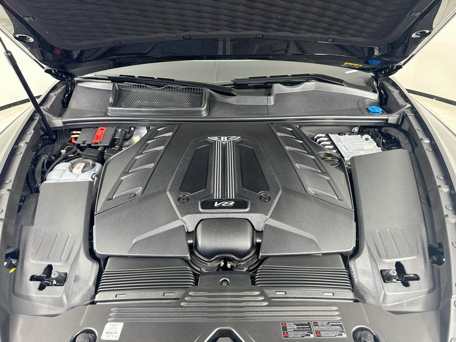 Certified 2023 Bentley Bentayga AWD/4WD image 30
