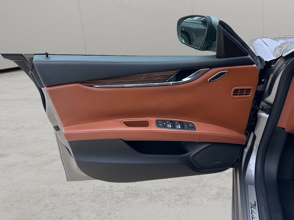Used 2018 Maserati Quattroporte S image 9