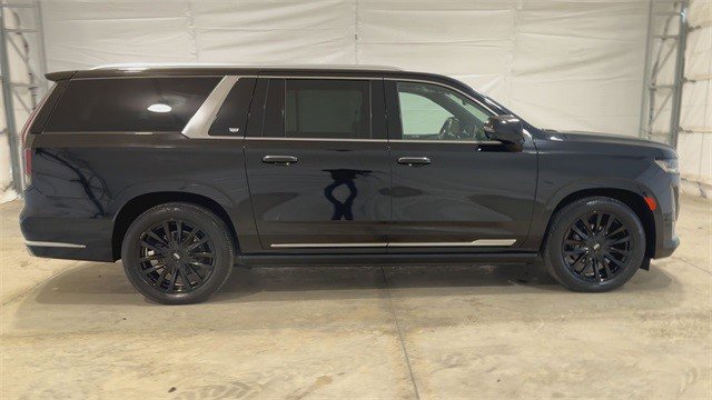 Certified 2022 Cadillac Escalade ESV Premium Luxury w/ Performance Package image 7