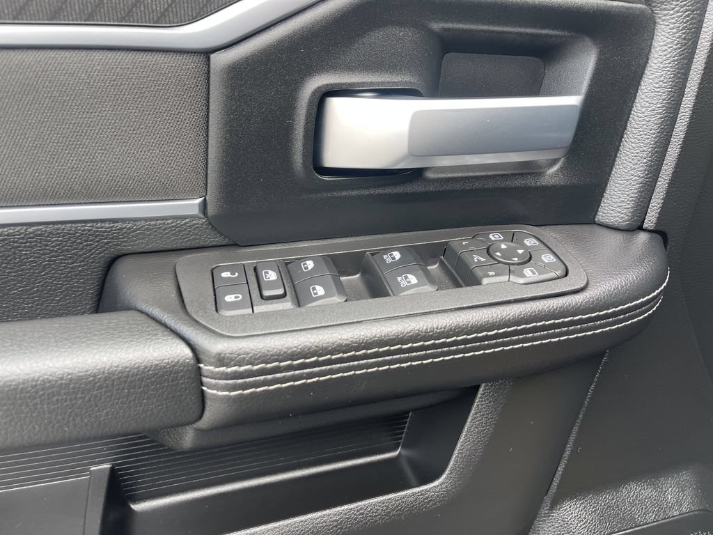 New 2026 RAM 2500 Big Horn AWD/4WD image 16