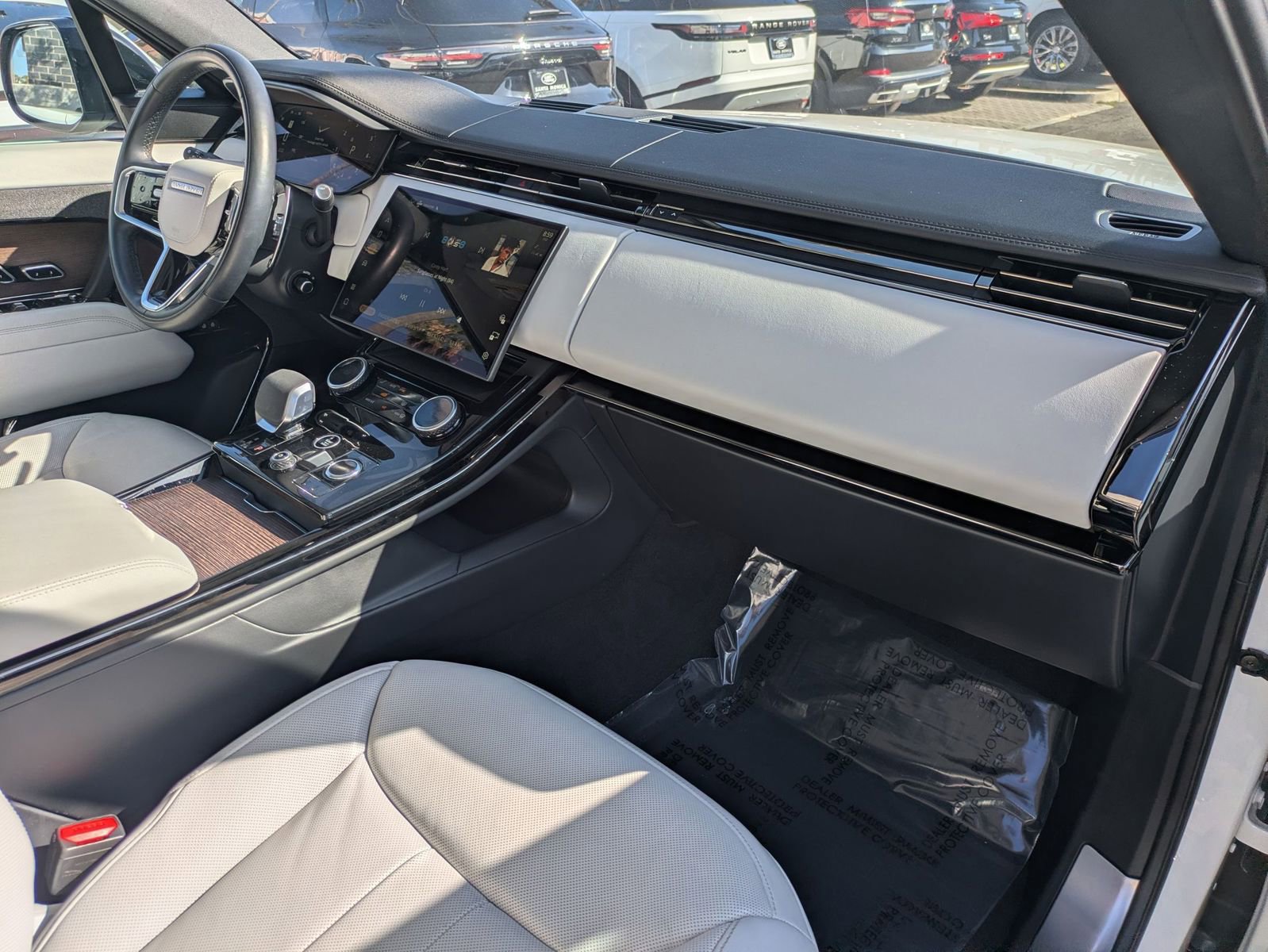 Used 2023 Land Rover Range Rover Sport SE AWD/4WD image 30