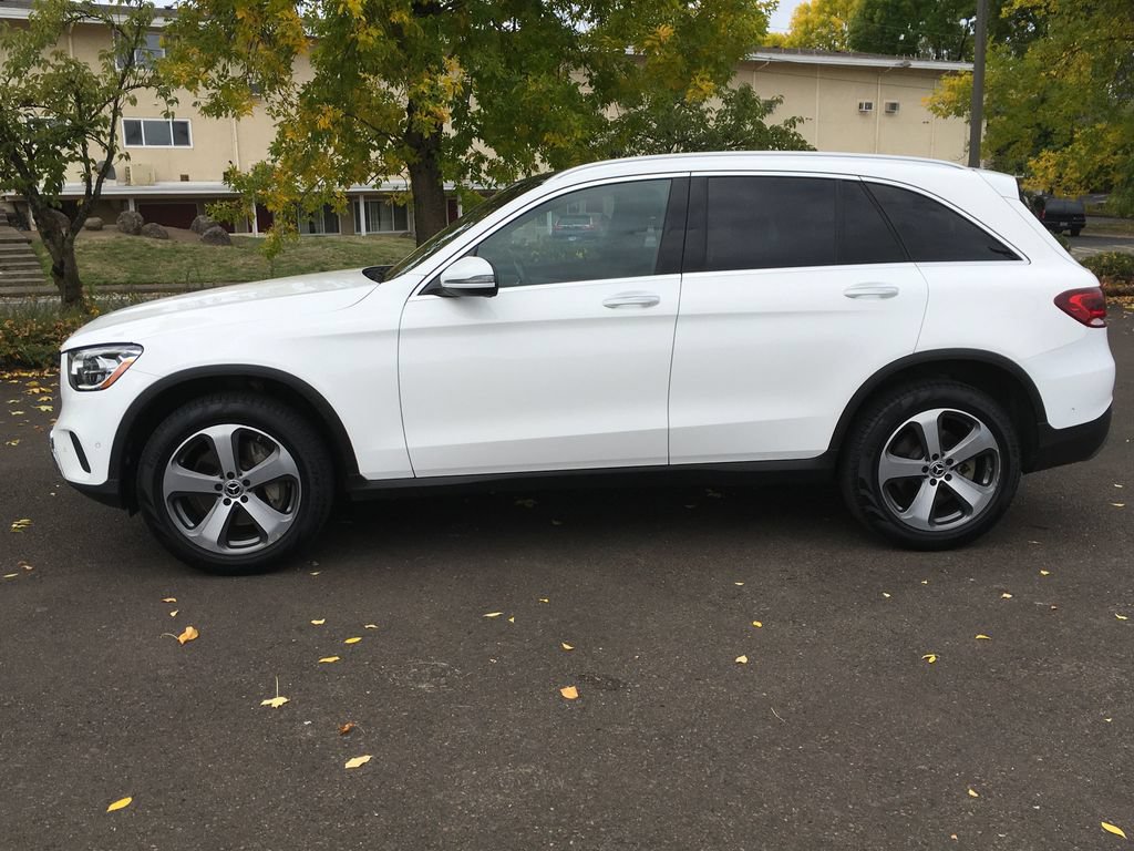 Used 2021 Mercedes-Benz GLC 300 4MATIC image 3