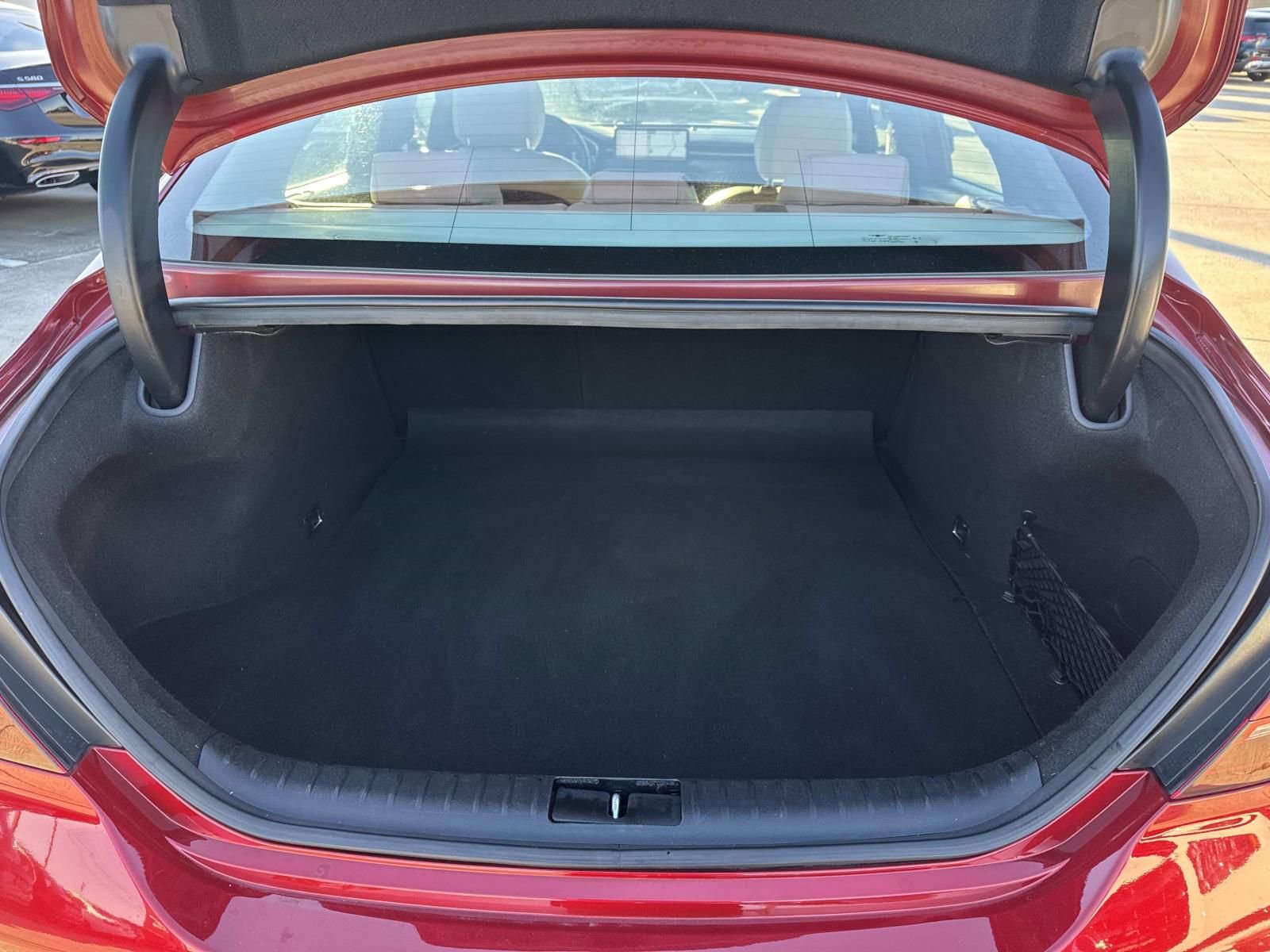 Used 2023 Genesis G70 2.0T image 8