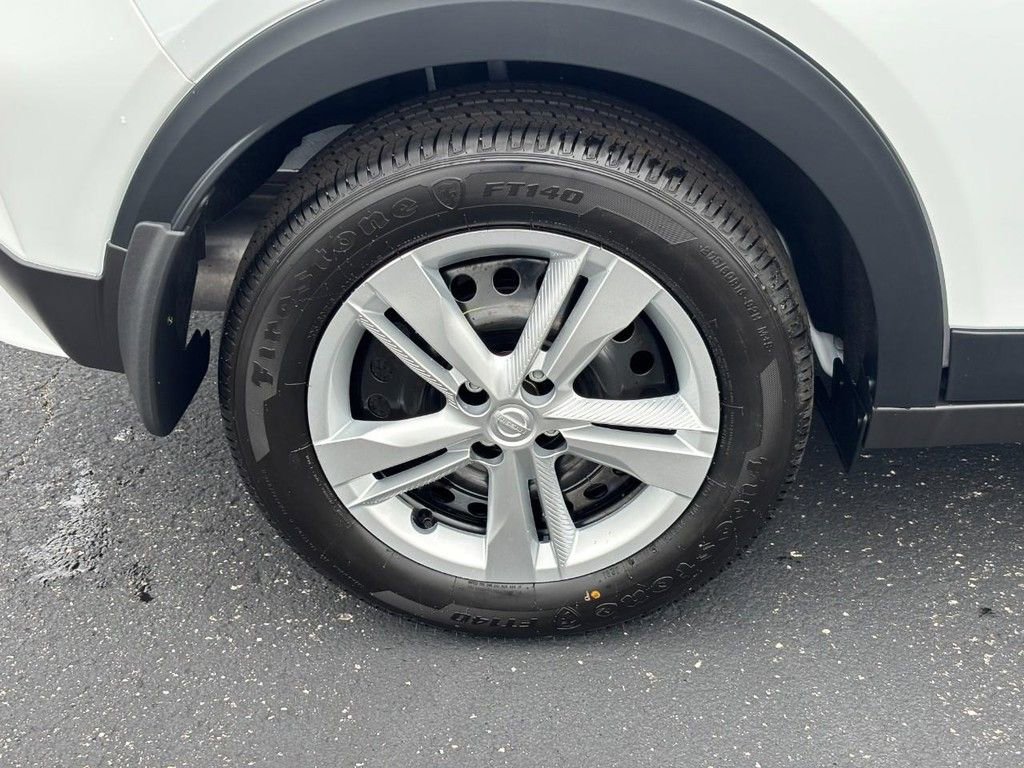 Used 2025 Nissan Kicks Play S image 4