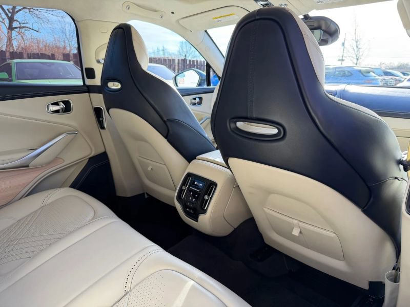 Used 2021 Aston Martin DBX AWD/4WD image 26
