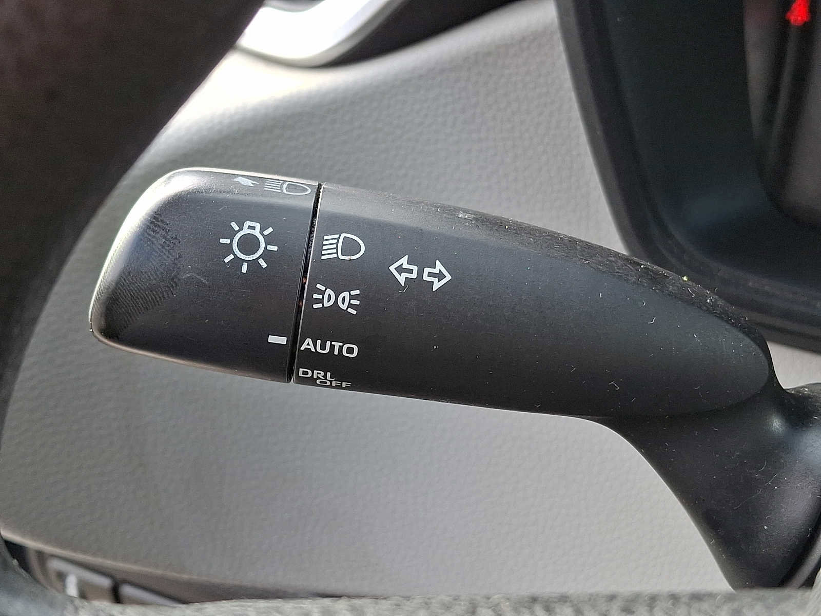 Used 2020 Toyota Corolla LE w/ LE Convenience Package FWD image 22