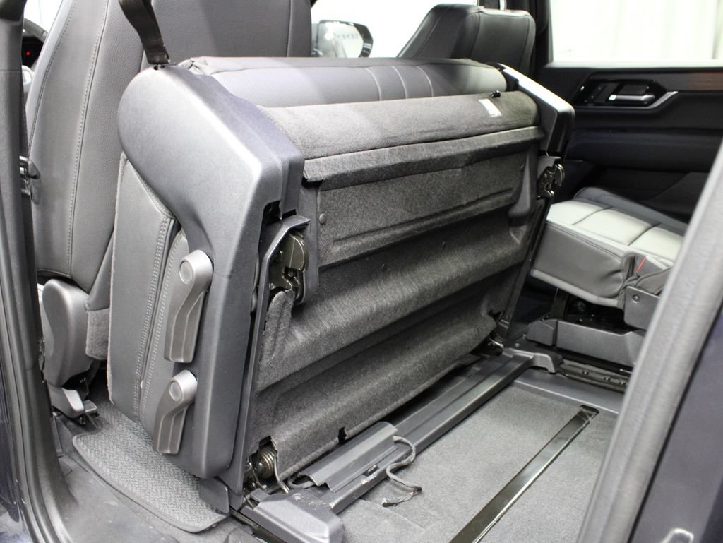 Used 2025 GMC Yukon XL Denali AWD/4WD image 69