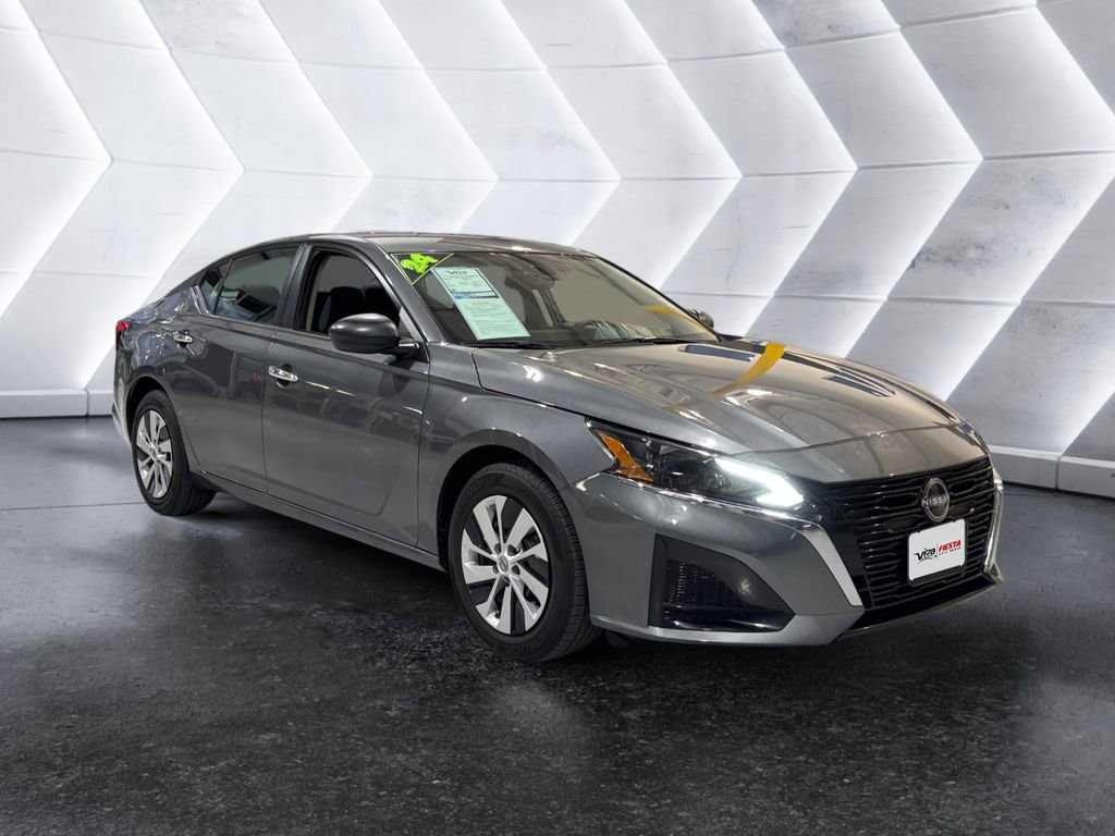 Used 2025 Nissan Altima 2.5 S image 1