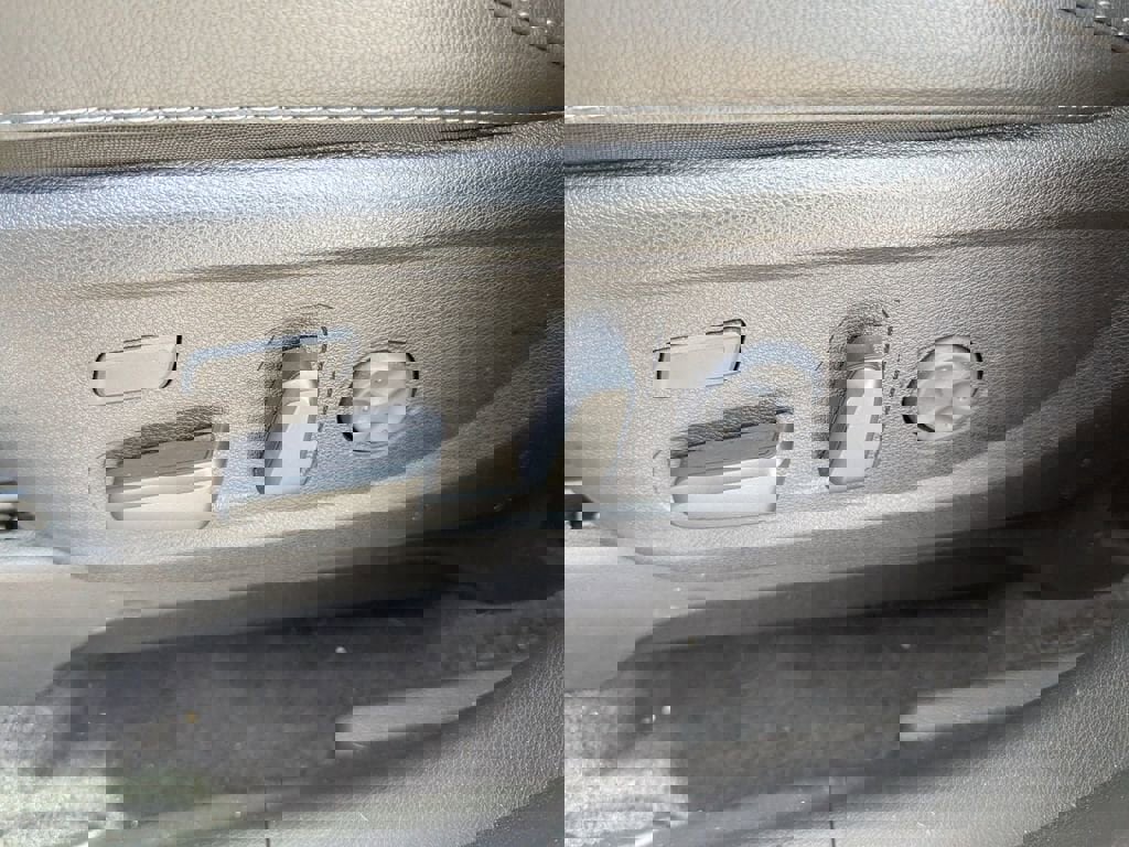 Used 2025 Kia Telluride SX image 19