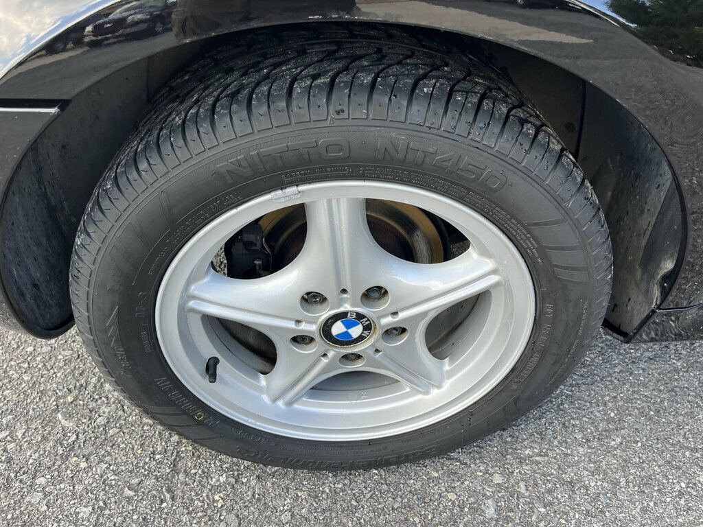 Used 1999 BMW Z3 2.5i RWD image 29