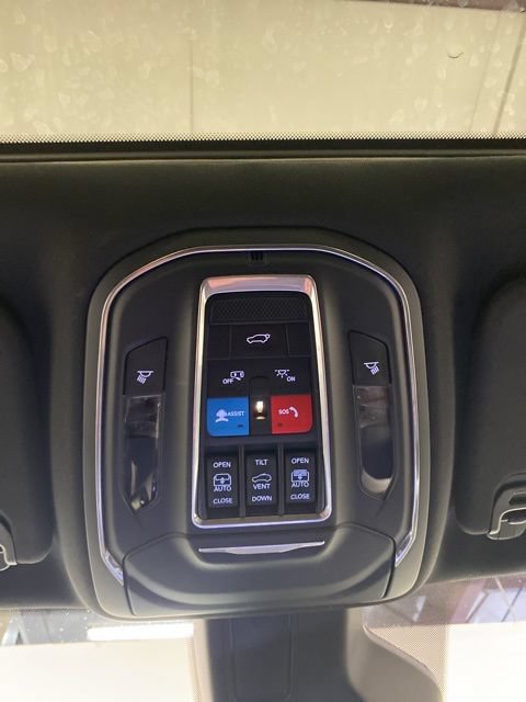 Used 2023 Jeep Wagoneer Series II AWD/4WD image 15