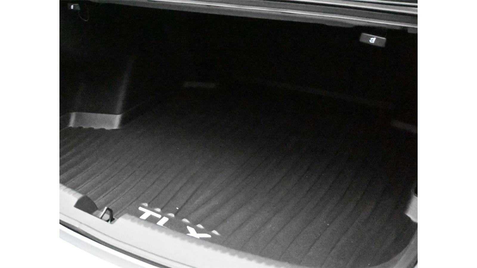 Certified 2025 Acura TLX w/ Technology Package image 12