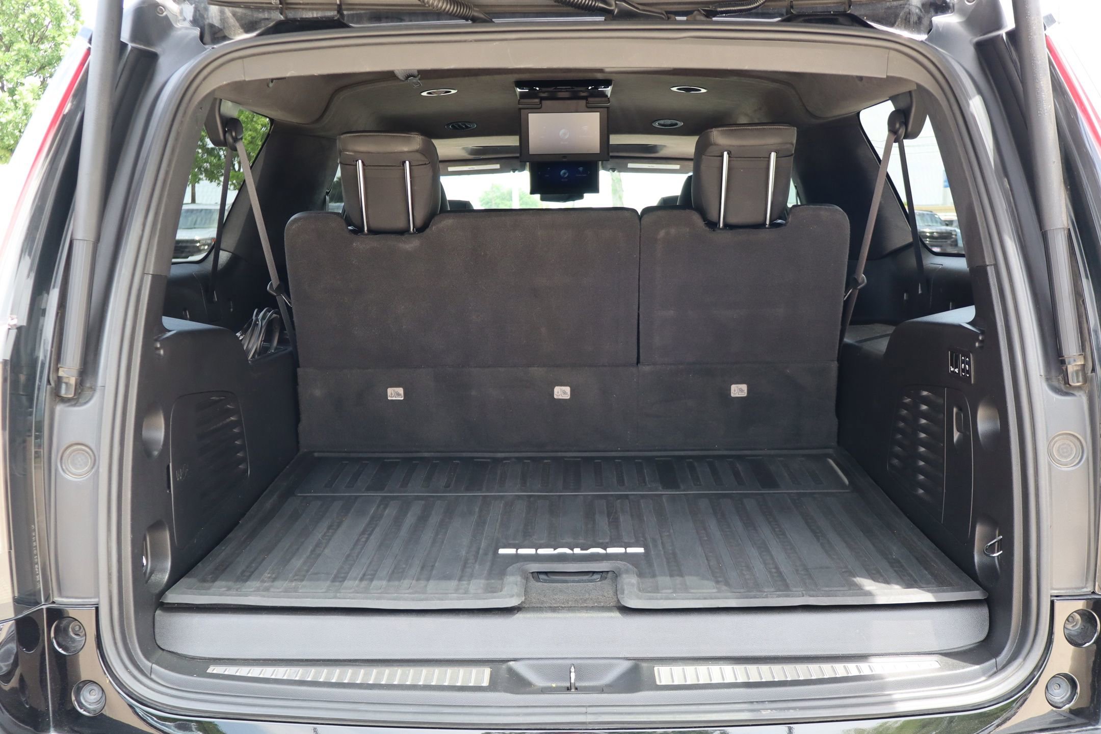 Used 2020 Cadillac Escalade ESV Platinum AWD/4WD image 31