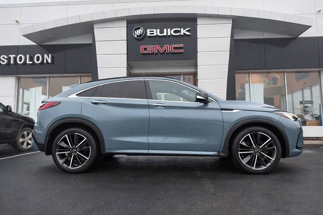 Used 2023 INFINITI QX55 Luxe w/ Cargo Package image 2