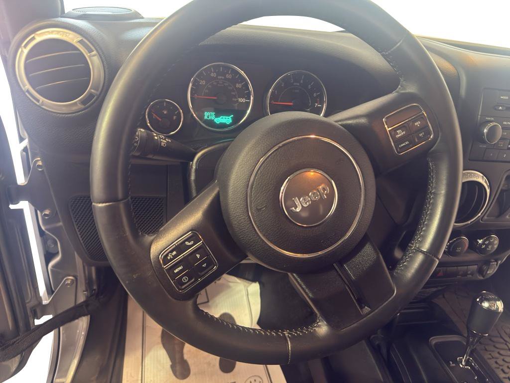 Used 2015 Jeep Wrangler Sahara w/ Connectivity Group AWD/4WD image 17
