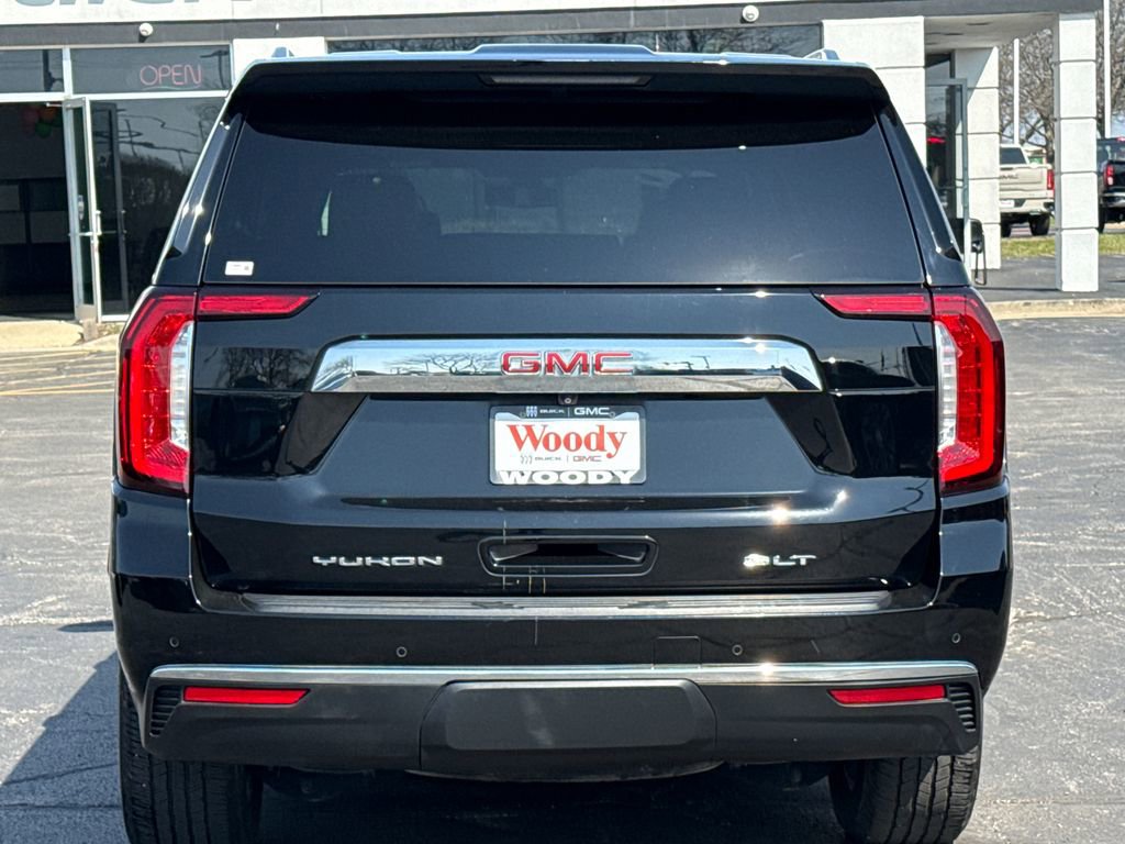 Used 2022 GMC Yukon XL SLT w/ SLT Premium Package image 9