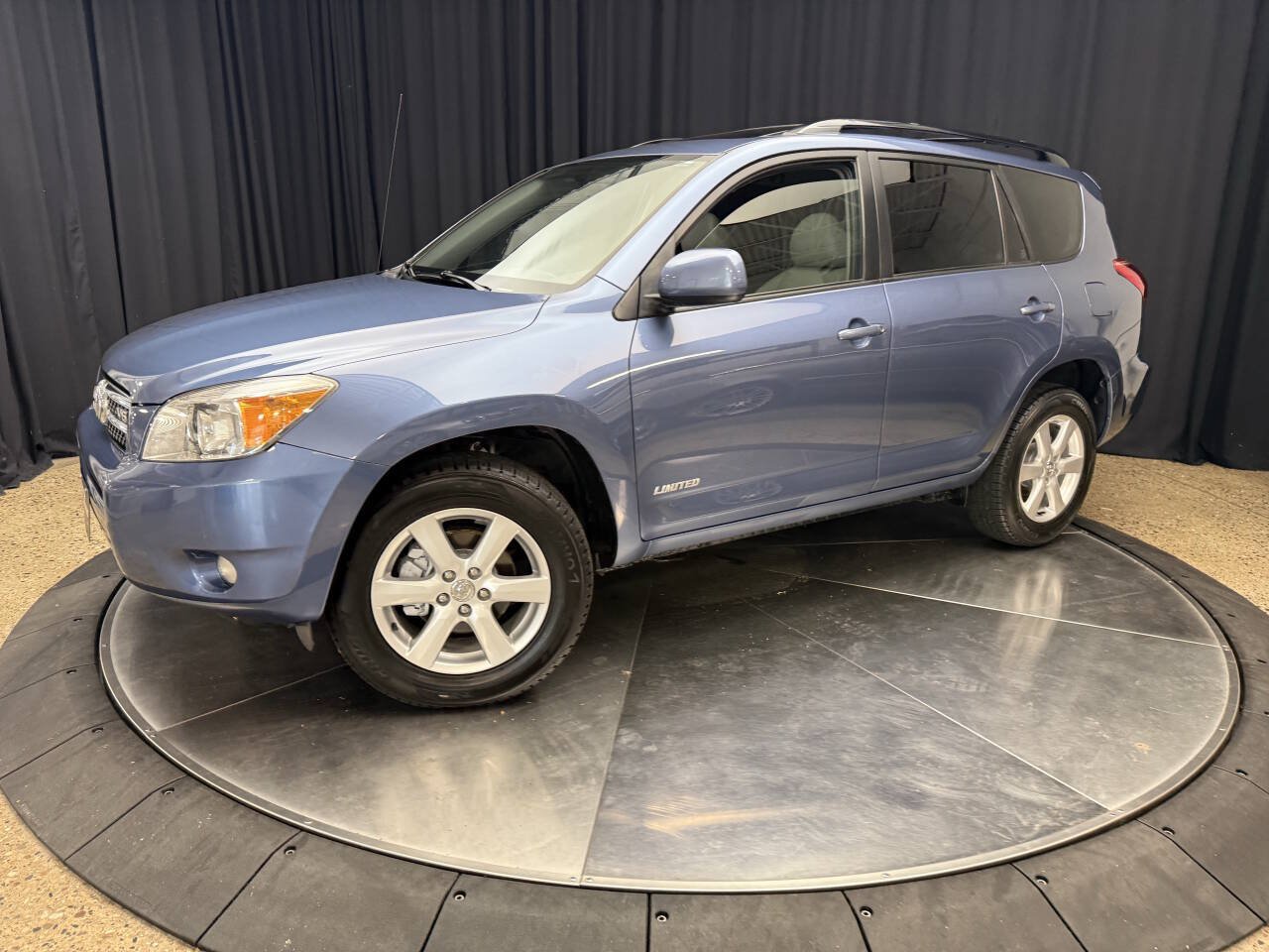 Used 2008 Toyota RAV4 Limited AWD/4WD image 3