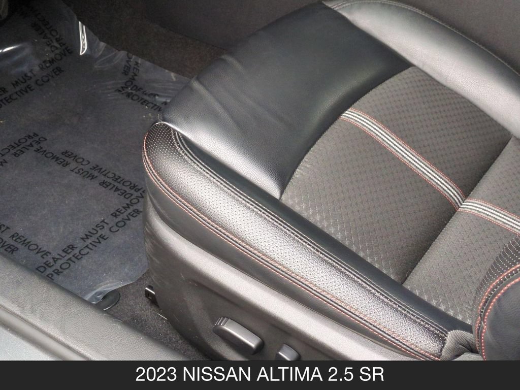 Used 2023 Nissan Altima 2.5 SR FWD image 15