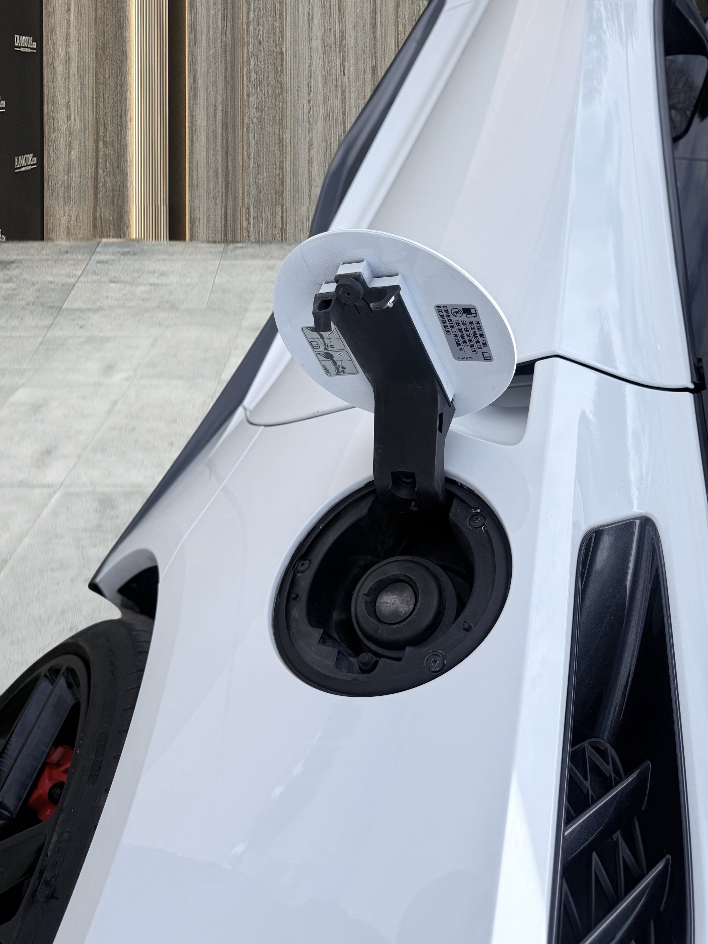 Used 2017 Chevrolet Corvette Z51 1LT w/ Carbon Flash Badge Package image 17