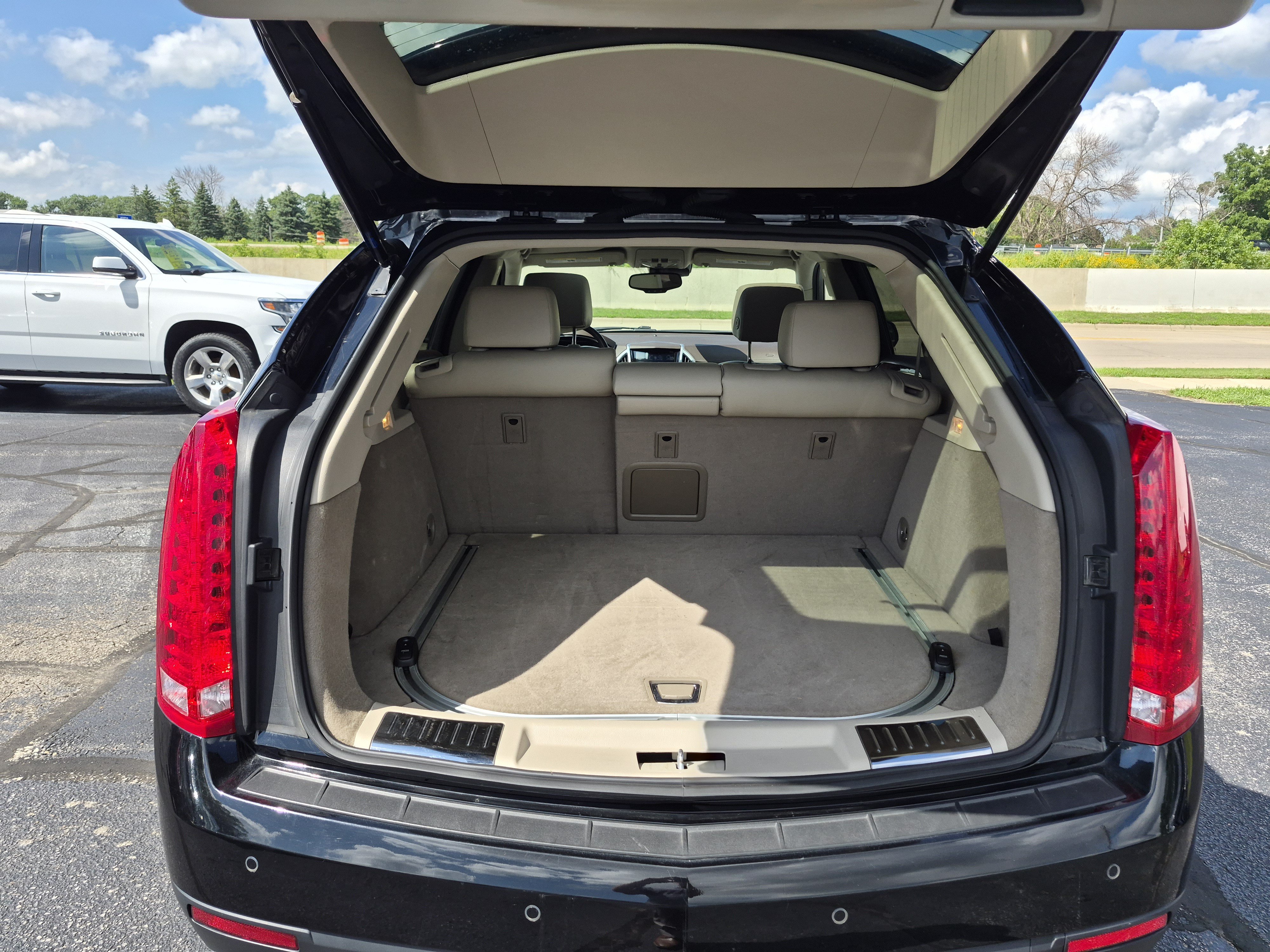Used 2015 Cadillac SRX Luxury w/ Driver Awareness Package AWD/4WD image 11